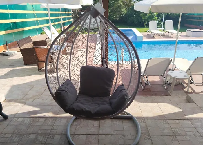 Maria Lemoni Swimming Pool Apartment