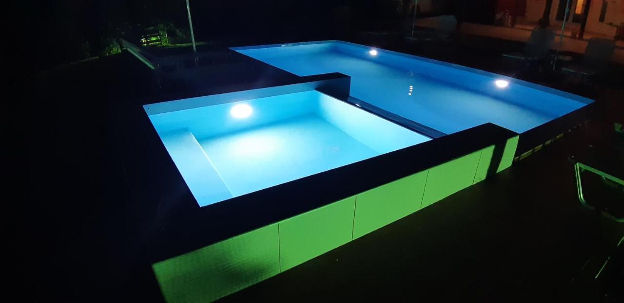 Maria Lemoni Swimming Pool * Nea Skioni