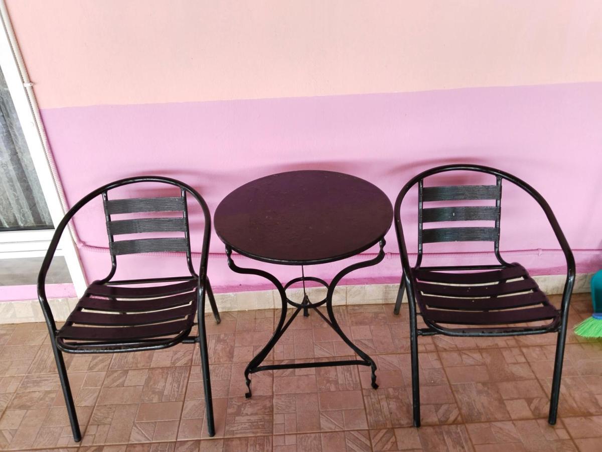 Maria Lemoni Swimming Pool Apartment